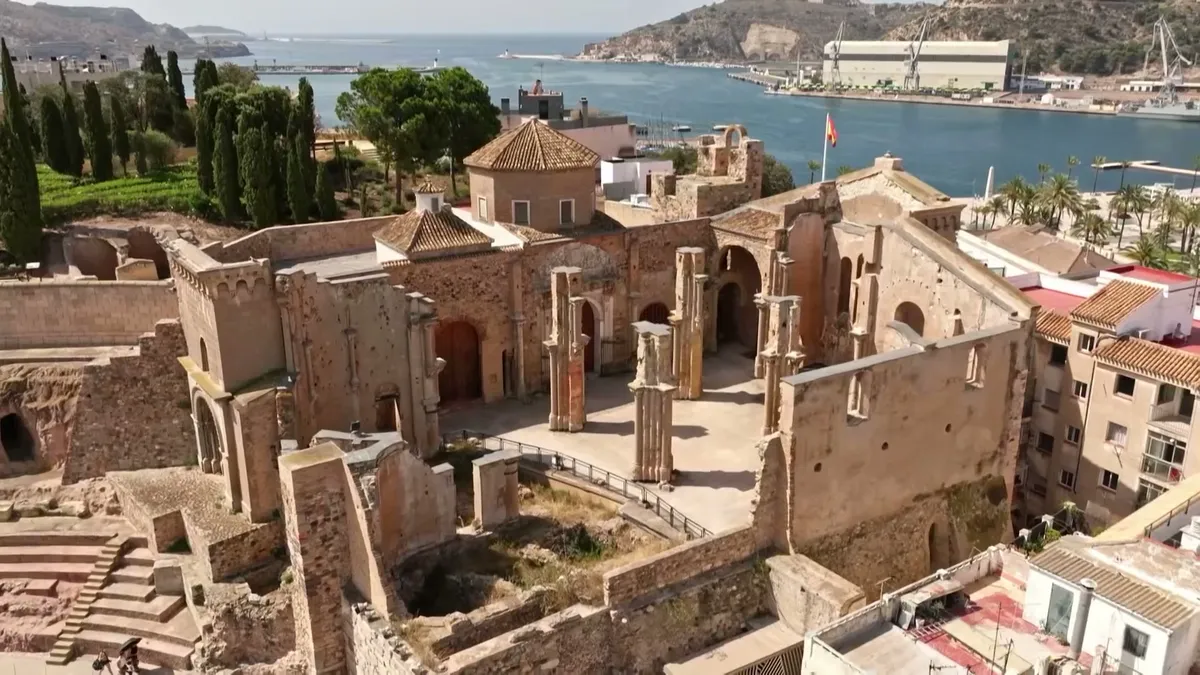 Vista aérea de Cartagena en el tráiler de Roman Empire by Train