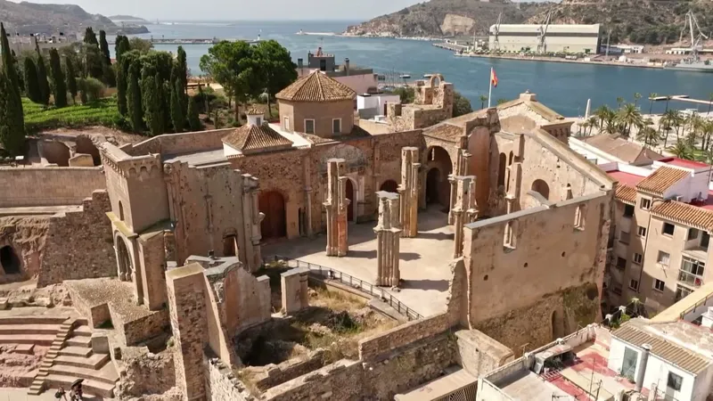 Vista aérea de Cartagena en el tráiler de Roman Empire by Train